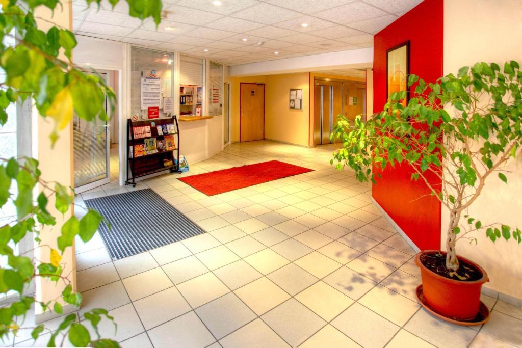 Sejours & Affaires Saint Etienne Jules Ferry Aparthotel Bagian luar foto