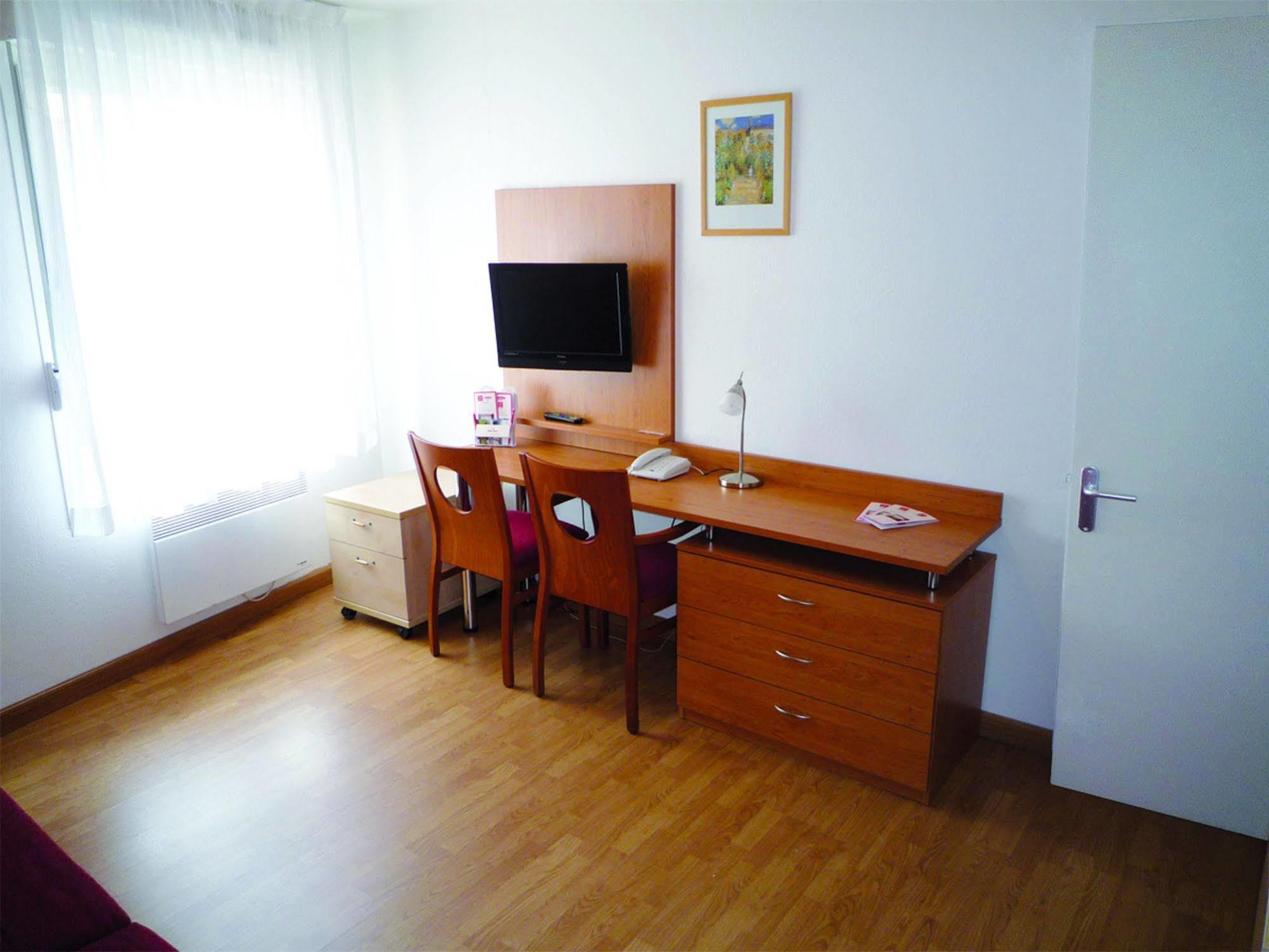 Sejours & Affaires Saint Etienne Jules Ferry Aparthotel Bagian luar foto