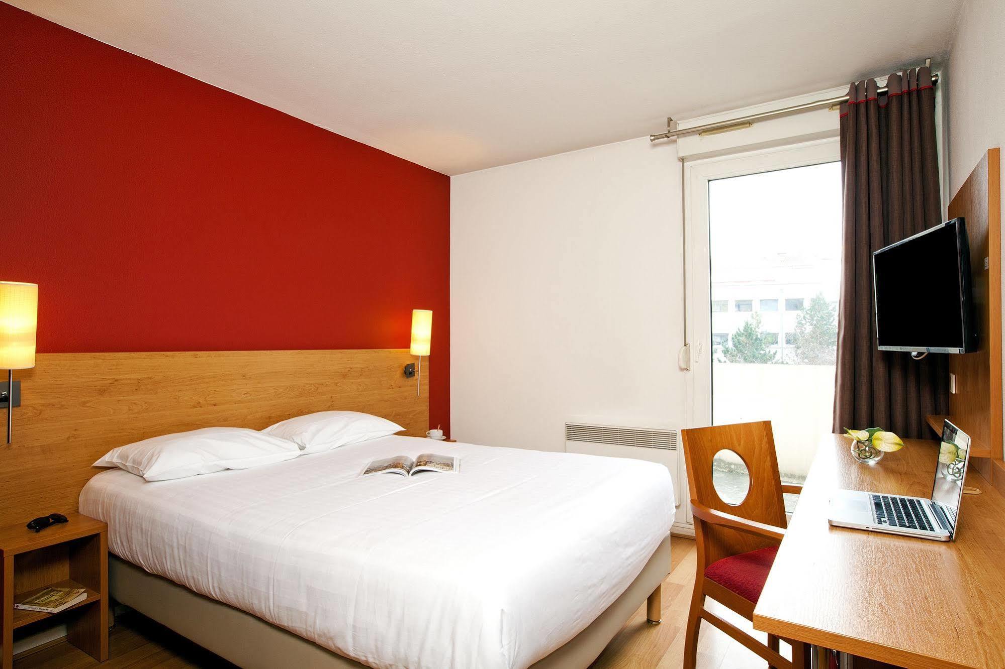 Sejours & Affaires Saint Etienne Jules Ferry Aparthotel Bagian luar foto